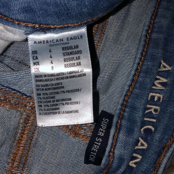 American Eagle Ripped Jeans !! 🤍 - Picture 2 of 2
